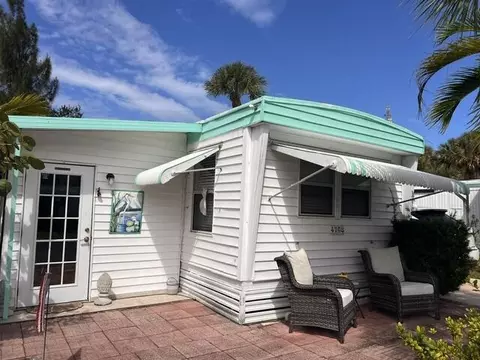 4768 NE Blue Heron Ln, Jensen Beach, FL 34957