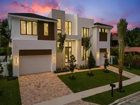 2737 NE 18th St, Fort Lauderdale, FL 33305
