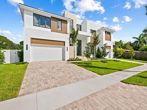 2737 NE 18th St, Fort Lauderdale, FL 33305
