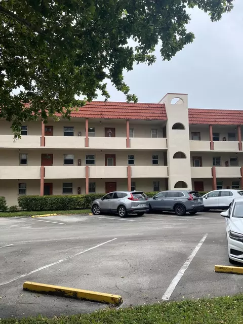 2600 Sunrise Lakes Dr W #204, Sunrise, FL 33322