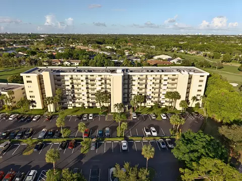 2430 Deer Creek Country Club Blvd #704-2, Deerfield Beach, FL 33442