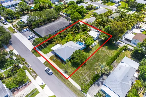 320 SE 4th Ave, Delray Beach, FL 33483