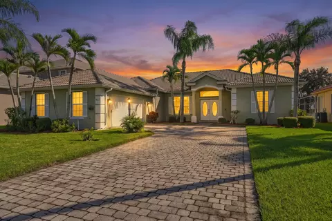 437 NW Canterbury Ct, Port Saint Lucie, FL 34983