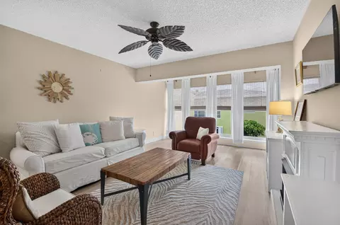 1120 Boxwood Dr, Delray Beach, FL 33445