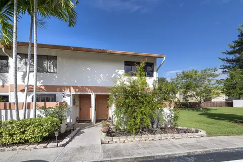 4421 SW 70th Ter, Davie, FL 33314
