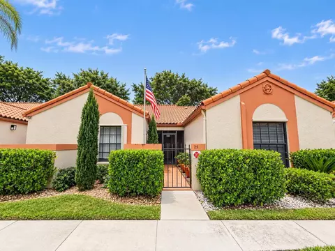 25 Centennial Ct, Deerfield Beach, FL 33442