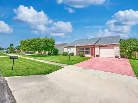7723 Canal Dr, Lake Worth, FL 33467