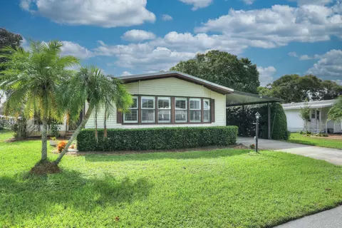 913 Balsam St, Barefoot Bay, FL 32976