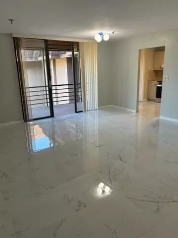 661 NE 195th St #314, Miami, FL 33179
