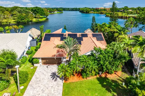 9 Aspen Ct, Boynton Beach, FL 33436