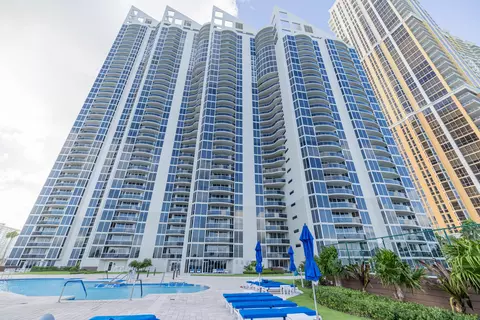 17555 Collins Ave #2305, Sunny Isles Beach, FL 33160