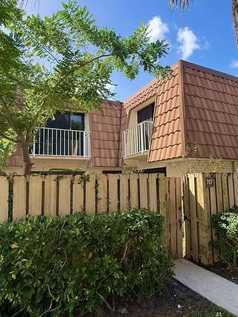 707 Mill Valley Pl, West Palm Beach, FL 33409