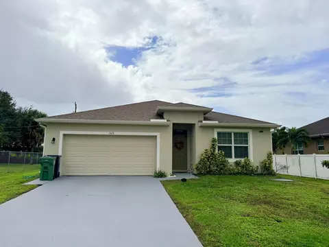 1572 SW Escobar Ln, Port Saint Lucie, FL 34953