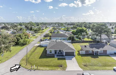 571 Charlotta Ave SE, Palm Bay, FL 32909