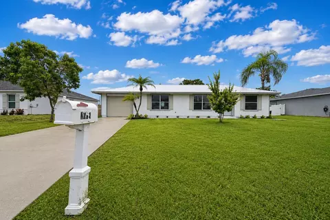 2068 SW Morelia Ln, Port Saint Lucie, FL 34953