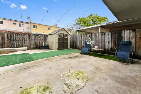 Exterior - 941 W 80th Pl, Hialeah, FL 33014 photo 3 of 4