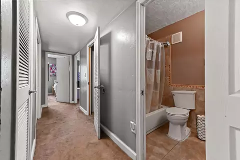 Entry Way - 941 W 80th Pl, Hialeah, FL 33014 photo 2 of 2