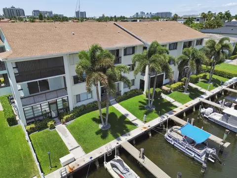 2751 NE 15th St #103, Fort Lauderdale, FL 33304