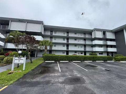 2861 NW 47th Ter #207B, Lauderdale Lakes, FL 33313