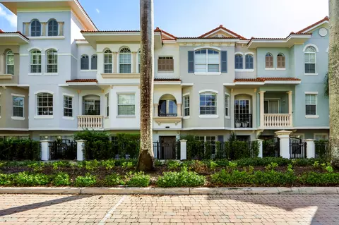 11854 Valencia Gardens Ave, Palm Beach Gardens, FL 33410