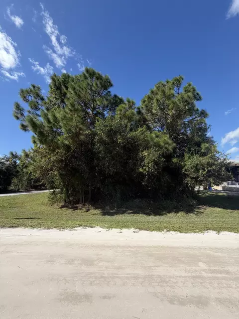 9870 79th St, Vero Beach, FL 32967