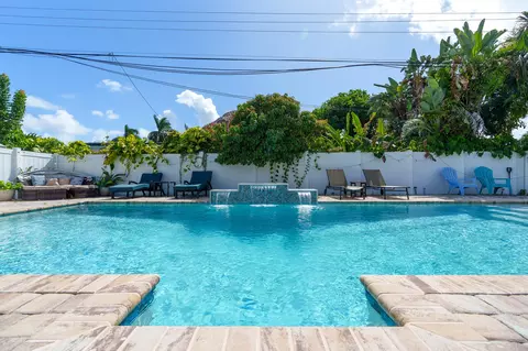 Exterior - 2396 SE 6th St, Pompano Beach, FL 33062 photo 7 of 17
