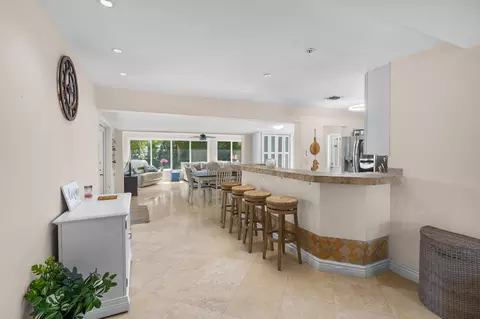 Entry Way - 2396 SE 6th St, Pompano Beach, FL 33062 photo 2 of 4