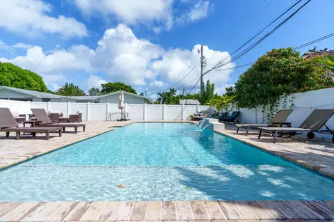 Exterior - 2396 SE 6th St, Pompano Beach, FL 33062 photo 8 of 17