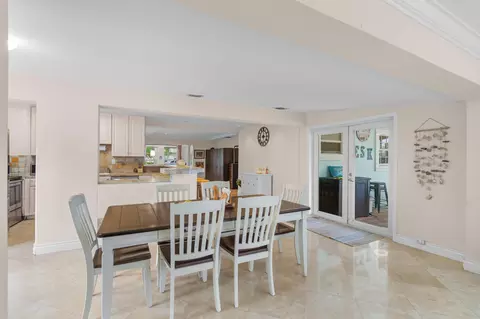 Dining - 2396 SE 6th St, Pompano Beach, FL 33062 photo 3 of 3