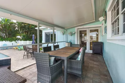 Exterior - 2396 SE 6th St, Pompano Beach, FL 33062 photo 4 of 17
