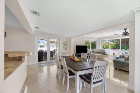 Dining - 2396 SE 6th St, Pompano Beach, FL 33062 photo 2 of 3