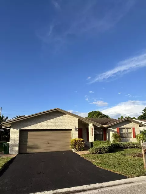 9521 NW 83rd St, Tamarac, FL 33321