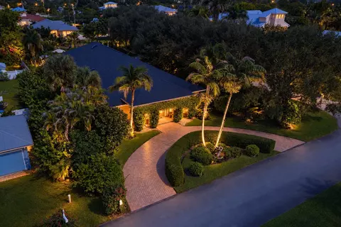 9707 SE Sharon St, Hobe Sound, FL 33455