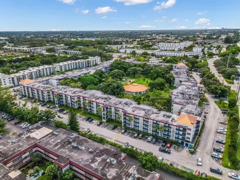 3001 NW 48th Ave #442, Lauderdale Lakes, FL 33313