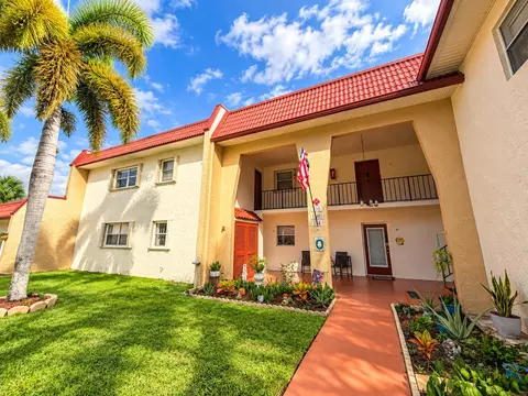 112 Lake Dora Dr, West Palm Beach, FL 33411