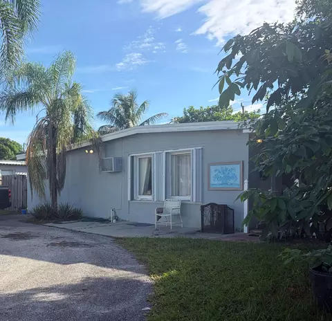 2380 Rue Rd, West Palm Beach, FL 33415