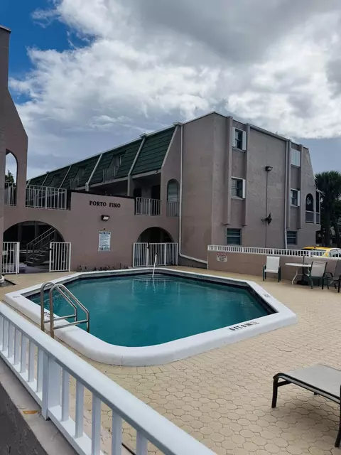 1100 SE 4th Ave #1, Deerfield Beach, FL 33441