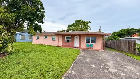 6733 Massachusetts Dr, Lake Worth, FL 33462