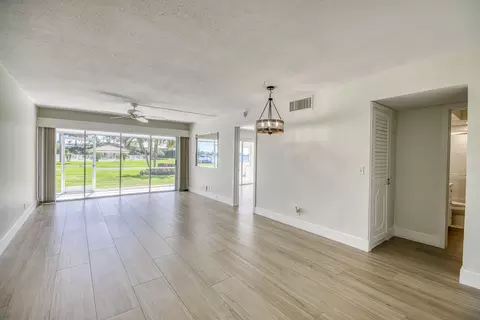 Living - 478 Tequesta Dr #115, Tequesta, FL 33469 photo 3 of 4