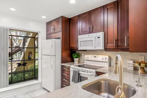 2225 SW 15th St #223, Deerfield Beach, FL 33442