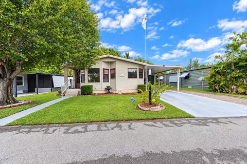 470 Natalie Dr, Port Saint Lucie, FL 34952