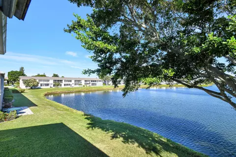 152 Chatham G, West Palm Beach, FL 33417