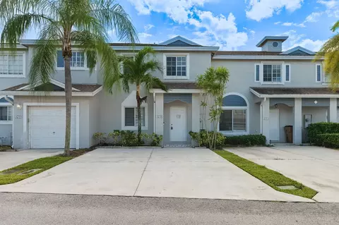 4728 SW 13th Pl, Deerfield Beach, FL 33442