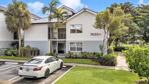 7620 Westwood Dr #216, Tamarac, FL 33321