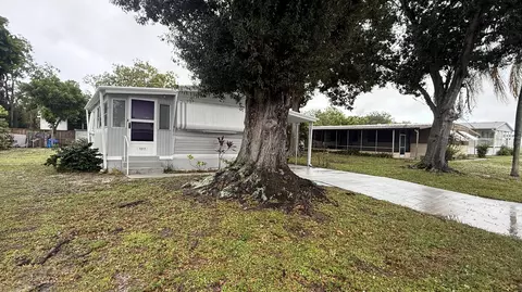 7217 SE Swan Ave, Hobe Sound, FL 33455