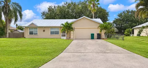 2050 SW Beauregard St, Port Saint Lucie, FL 34953
