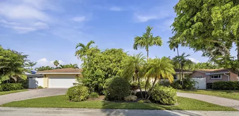 2733 NE 35th Ct, Fort Lauderdale, FL 33308