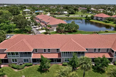235 Grand Royale Cir UNIT 204, Vero Beach, FL 32962