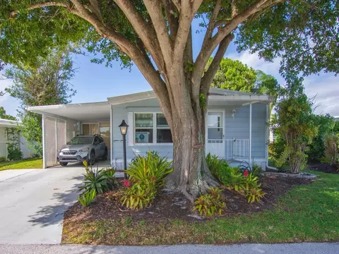 301 NE Moonstone Dr, Jensen Beach, FL 34957
