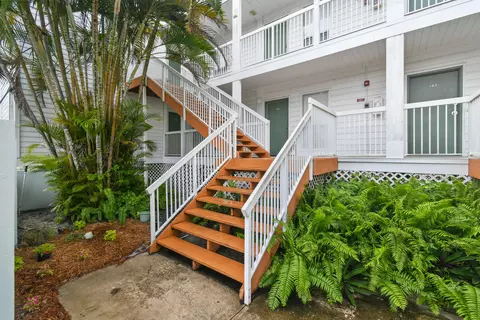 180 Cypress Point Dr #180, Palm Beach Gardens, FL 33418